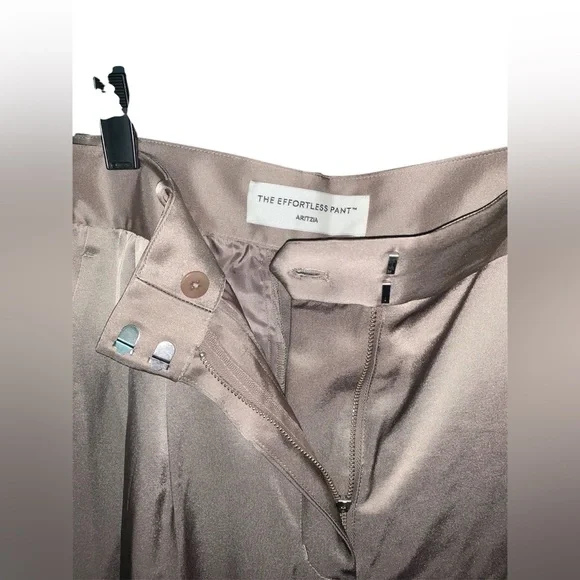 Aritzia Tan Cropped Pants - Picture 5 of 9